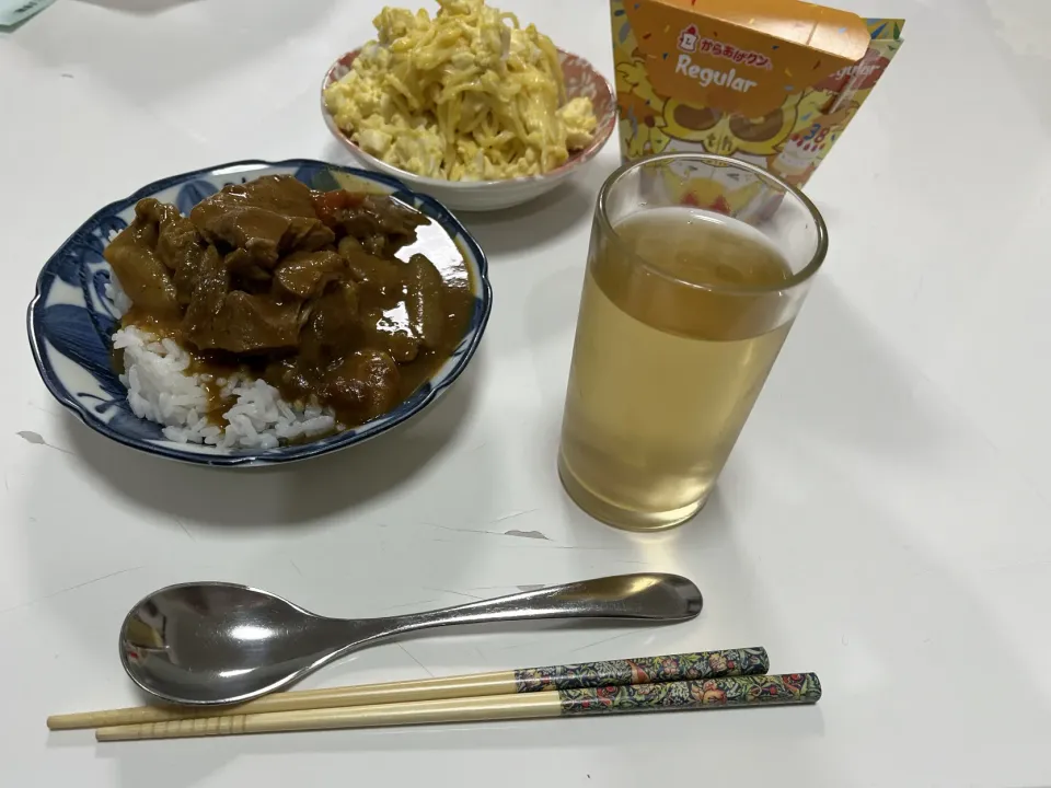 Snapdishの料理写真:晩御飯☆牛すね肉のカレーライス☆サラスパ☆からあげくん（パパのお土産）|Saharaさん