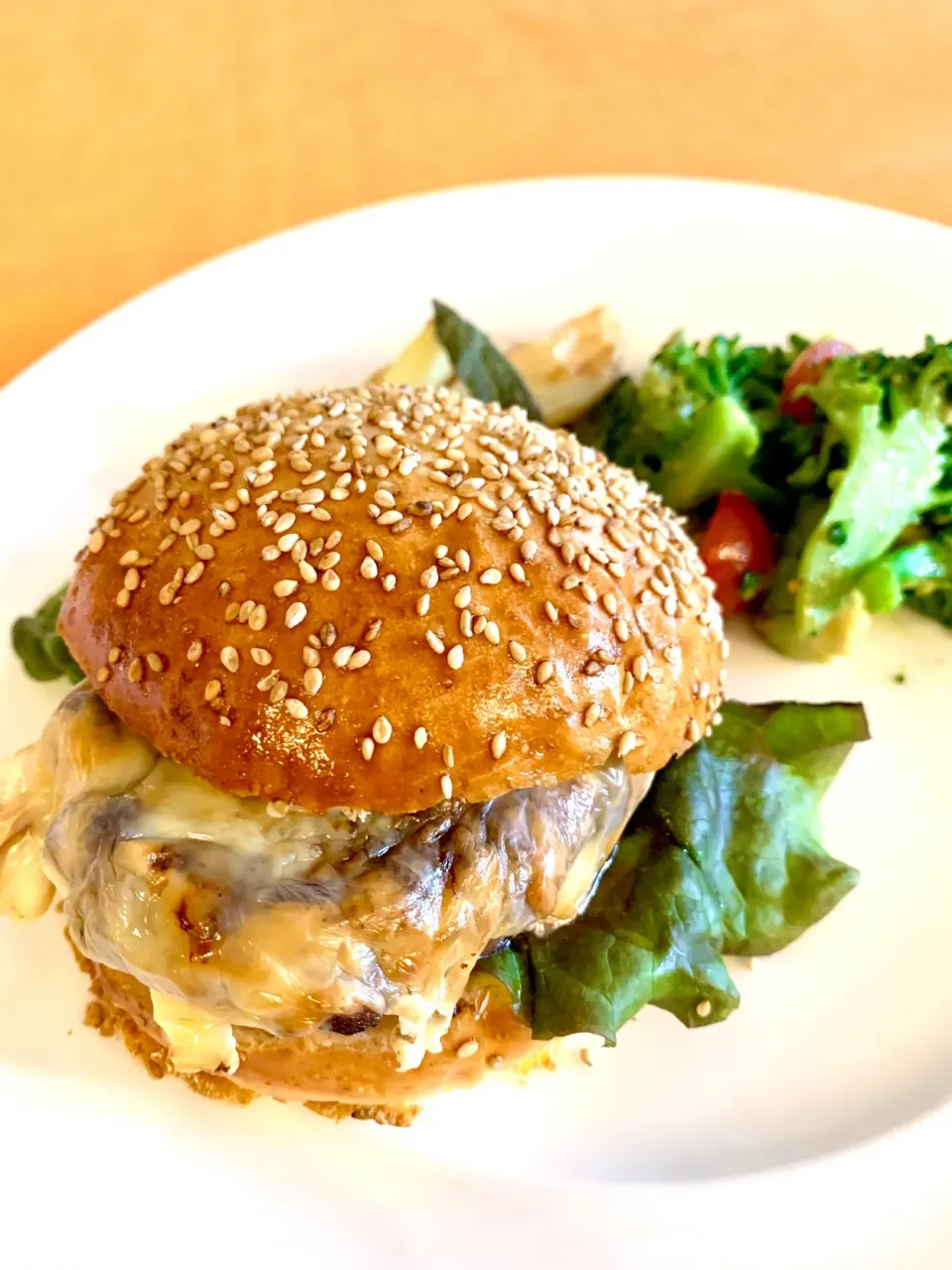 Burger w/ marbled Angus beef patty|gonbenさん