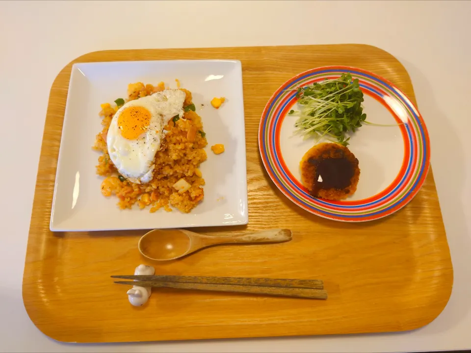 Snapdishの料理写真:今日の夕食　海老辣醤炒飯、コロッケ|pinknari🐰🌈さん