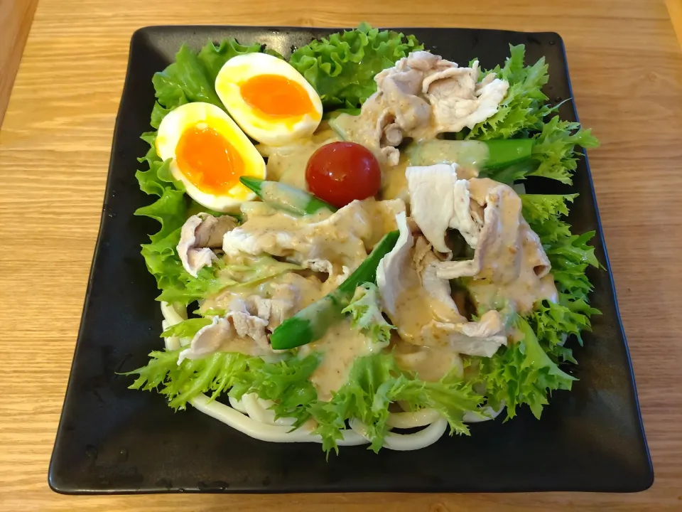 Snapdishの料理写真:冷しゃぶサラダうどん|chikakoさん