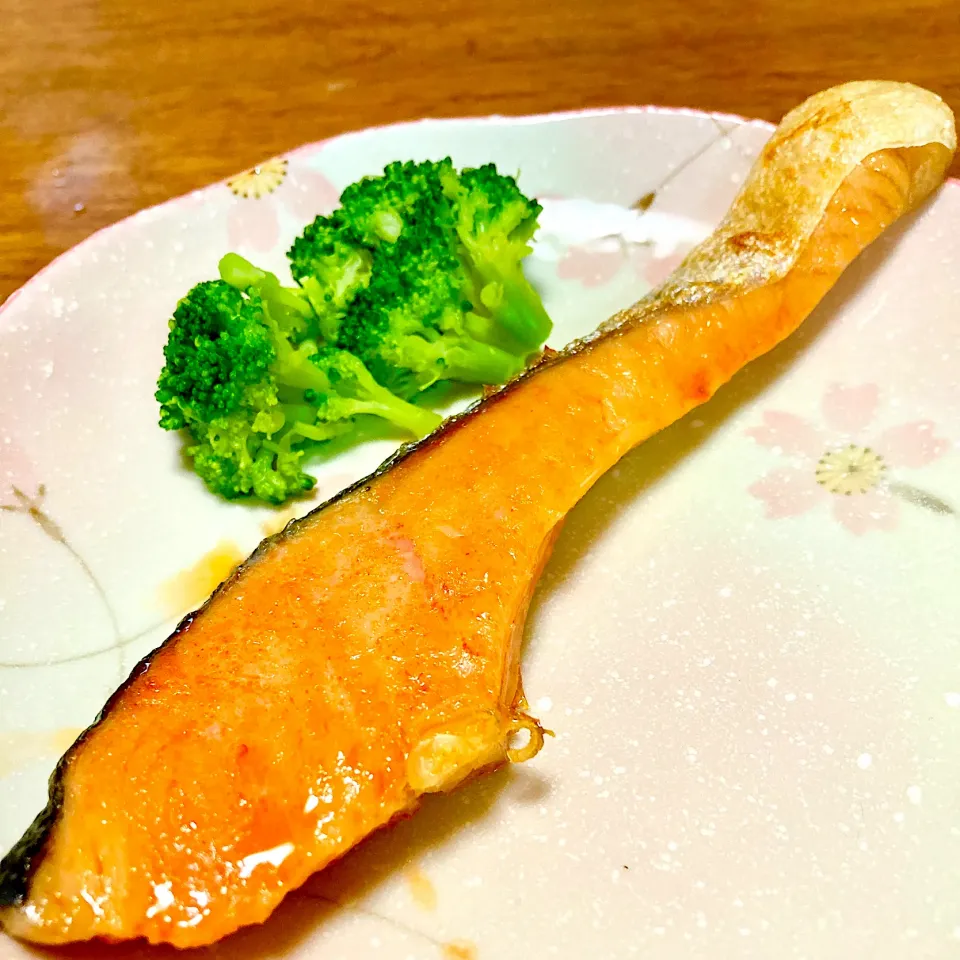 Snapdishの料理写真:鮭の塩麹焼き❤️|まいりさん