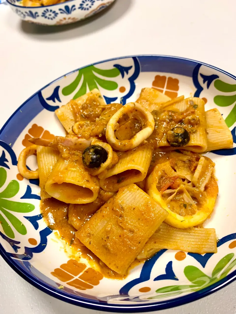 Paccheri Pasta with Calamari and Saffron|gonbenさん