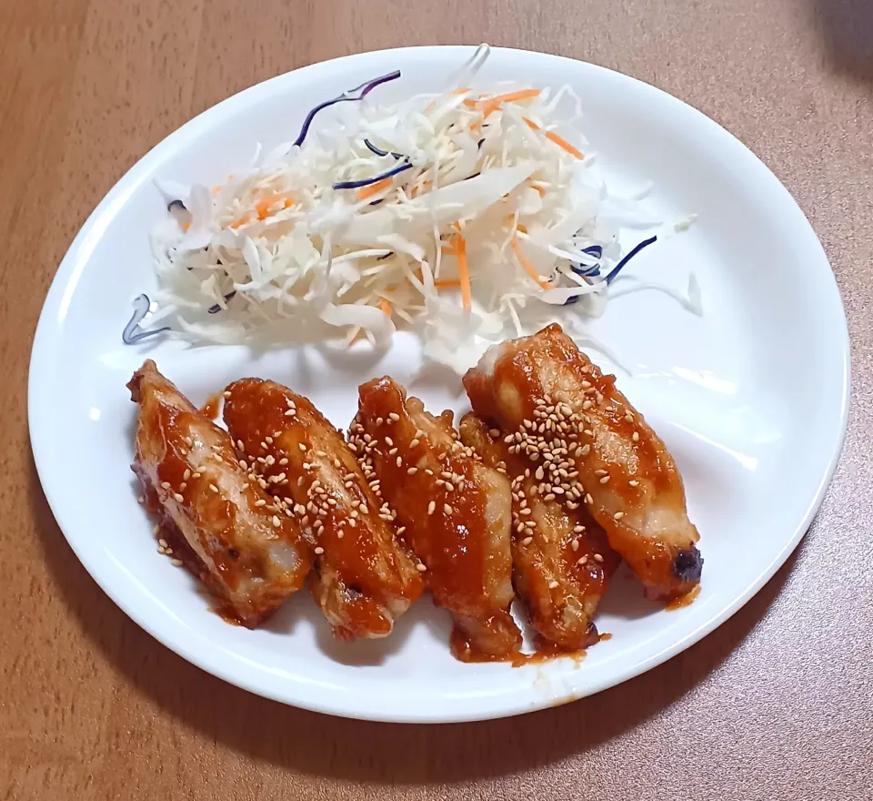 手羽中のオイスター味噌焼き
キャベツ
ご飯🍚|ナナさん