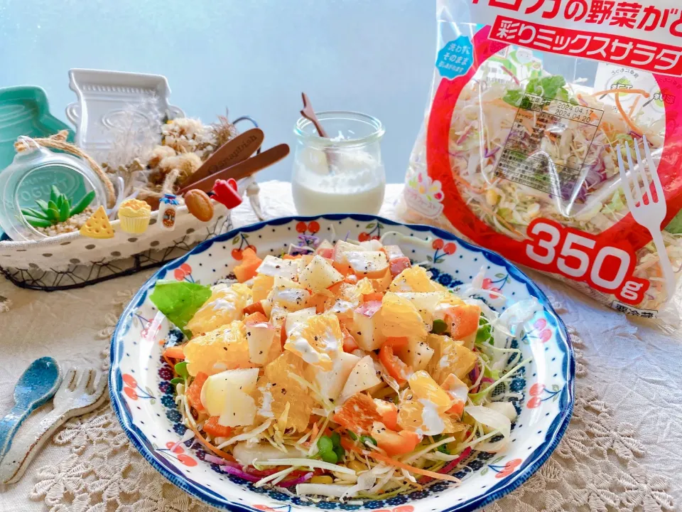 Snapdishの料理写真:リンゴとオレンジのフルーツサラダ🥗
『サラダクラブ ✿ １日分の野菜がとれる彩りミックスサラダ』使用|がぁがさん