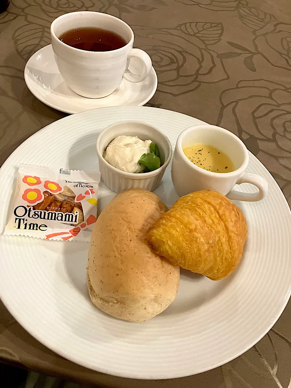 Snapdishの料理写真:🫖モーニング　🥐自家製パンセット|Yukityさん