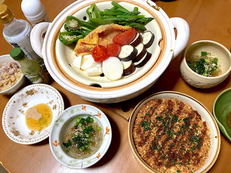 チョコさんの料理 【吉野家の冷凍牛丼】で簡単スコップコロッケ／美味しい牛丼だから味付け不要(⁠ﾉ⁠◕⁠ヮ⁠◕⁠)⁠ﾉ⁠*⁠.⁠✧汁ごと混ぜるだけ〜でしっとり／リピ決定👍|さくたえさん