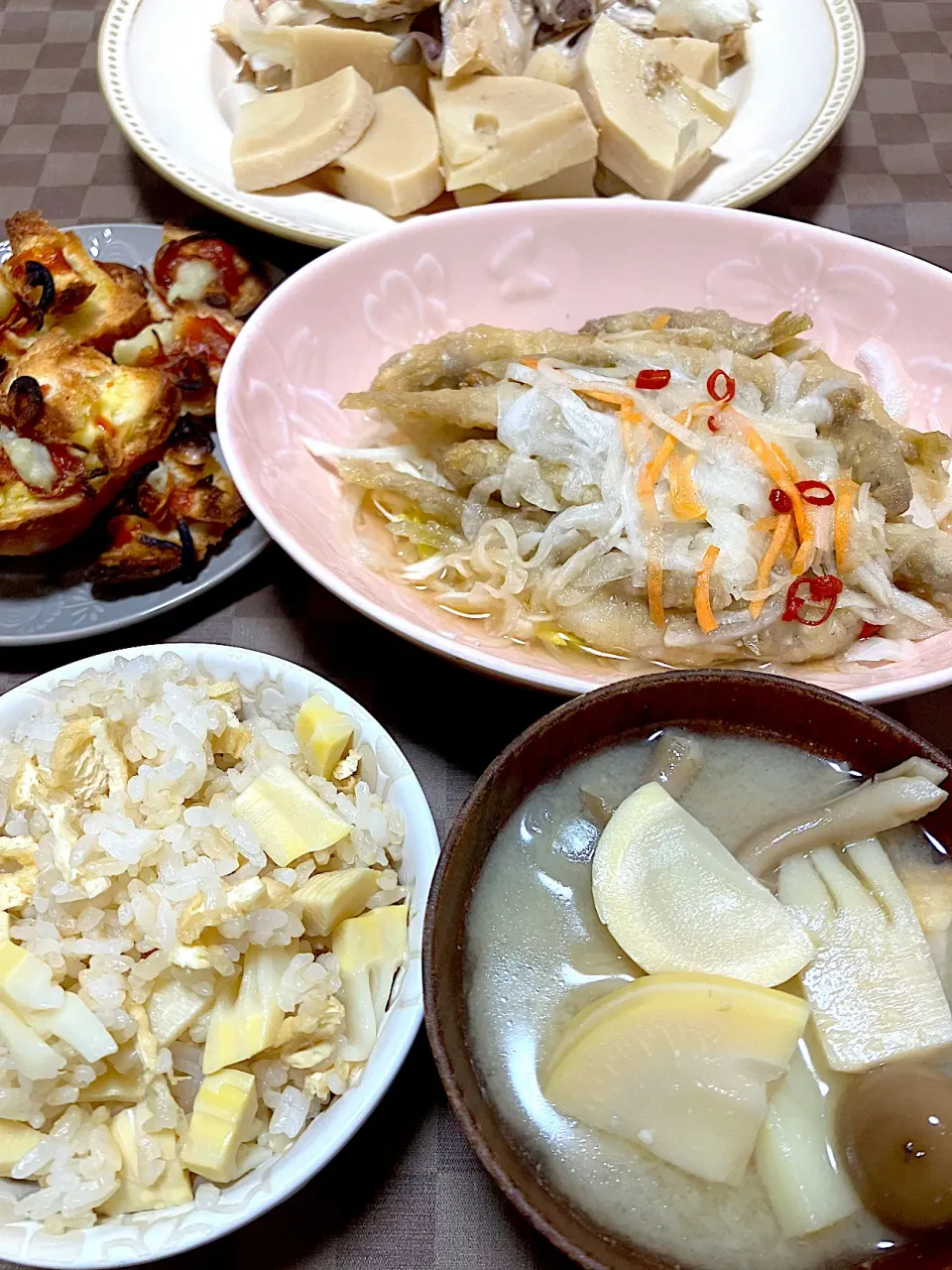 Snapdishの料理写真:筍ご飯 茹で筍でお料理|minipicnicさん