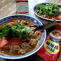 牛肉麺（ニュウローミェン）