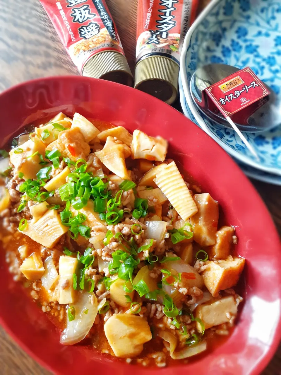 李錦記オイスターソース&豆板醤を使って🎶
タケノコと新玉ねぎ入りの麻婆豆腐🤗|fumfumさん