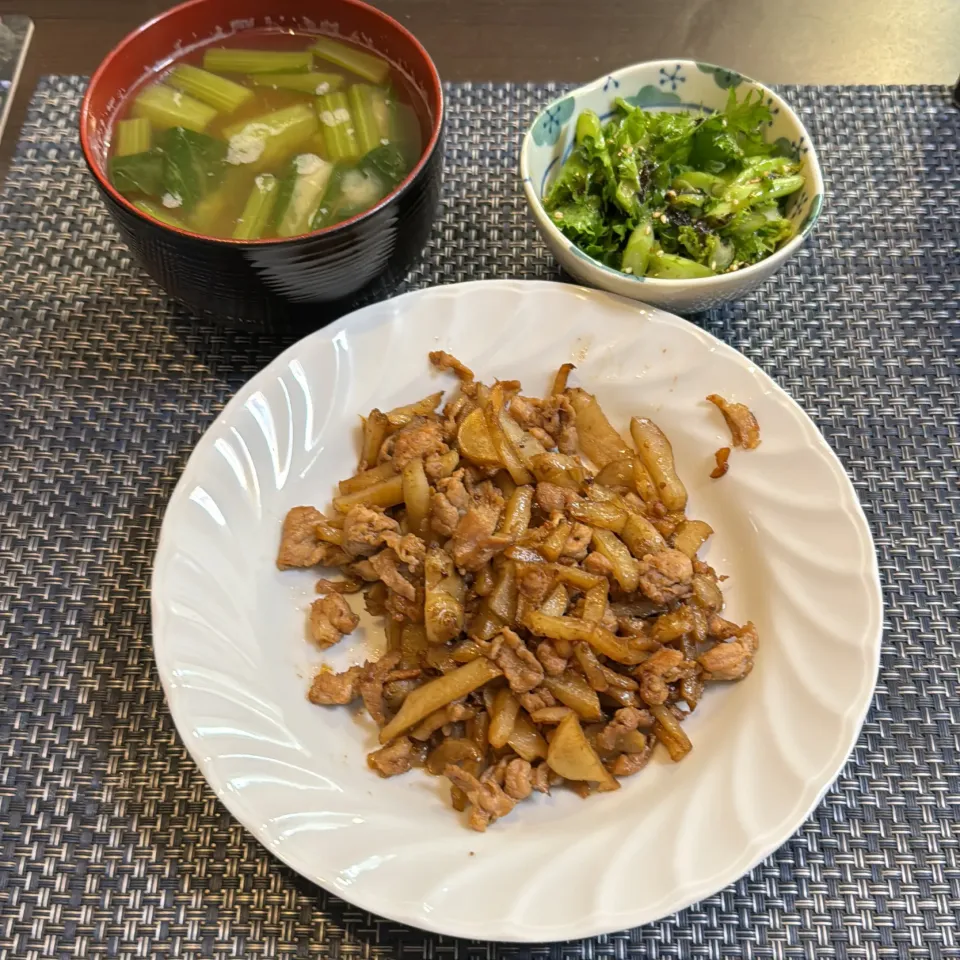 Snapdishの料理写真:菊芋と豚肉の甘辛炒め・わさび菜のサラダ・小松菜と豆腐の味噌汁|a-parkさん