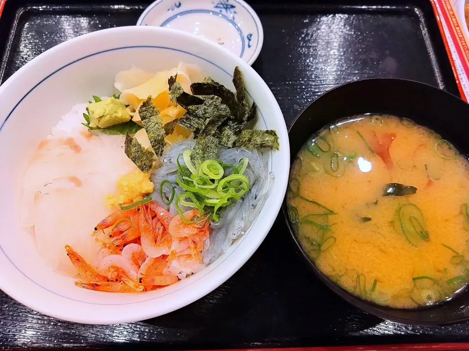 Snapdishの料理写真:春の三種丼|秀美«シュウビ»さん