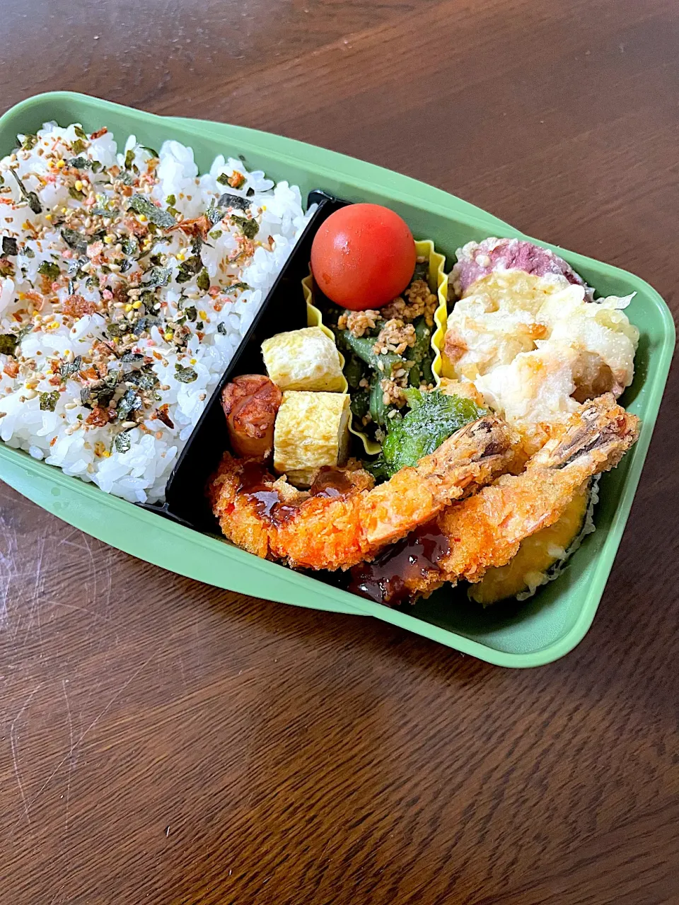 Snapdishの料理写真:エビフライ&てんぷら弁当|kiicoさん