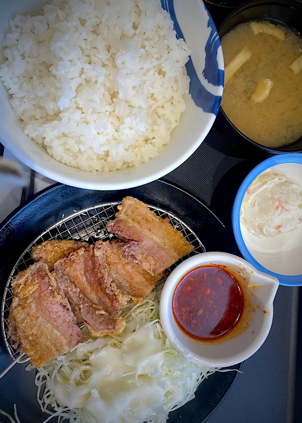 ムートート タイ風豚バラ唐揚げ定食 790円|すくらんぶるえっぐさん