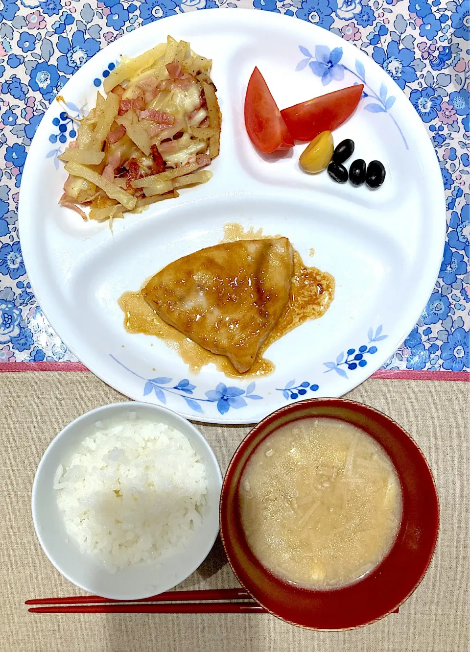 カジキのバター醤油とベーコンチーズポテト|おしゃべり献立さん