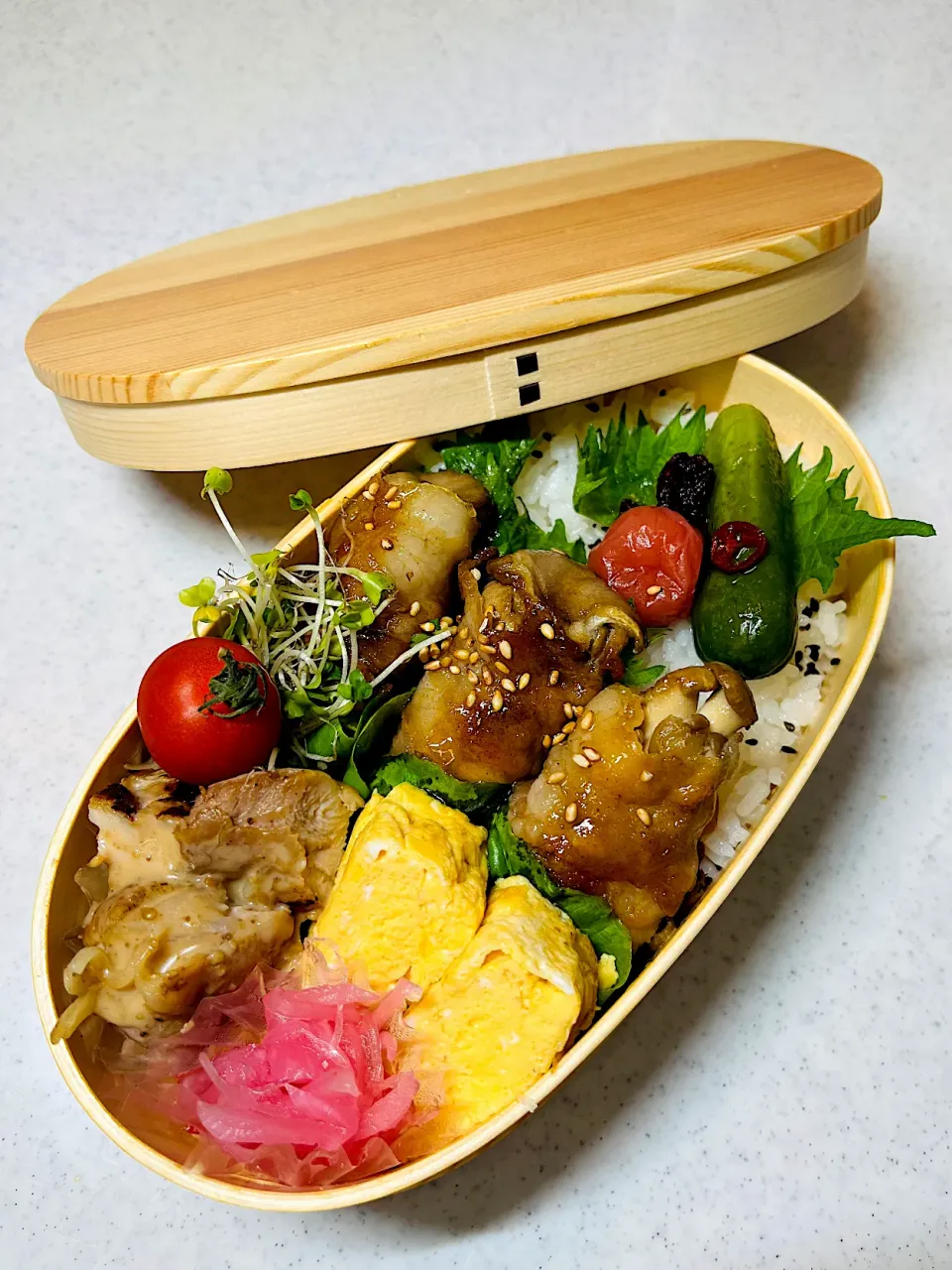 Snapdishの料理写真:あわびだけの肉巻き弁当|nnnnn’koさん