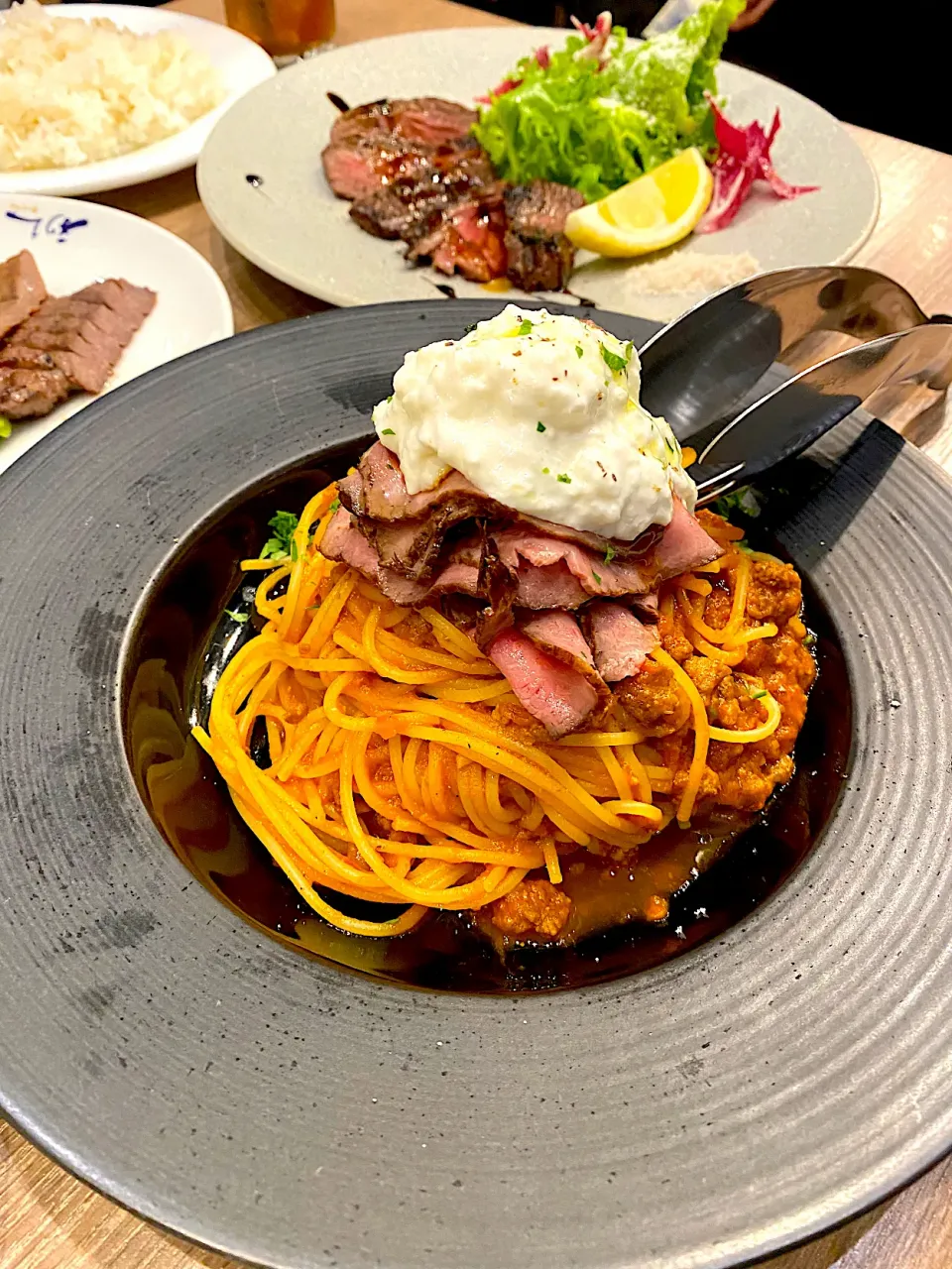 利休の牛タンと仙台牛ローストビーフパスタ🍝|Chiharϋnさん