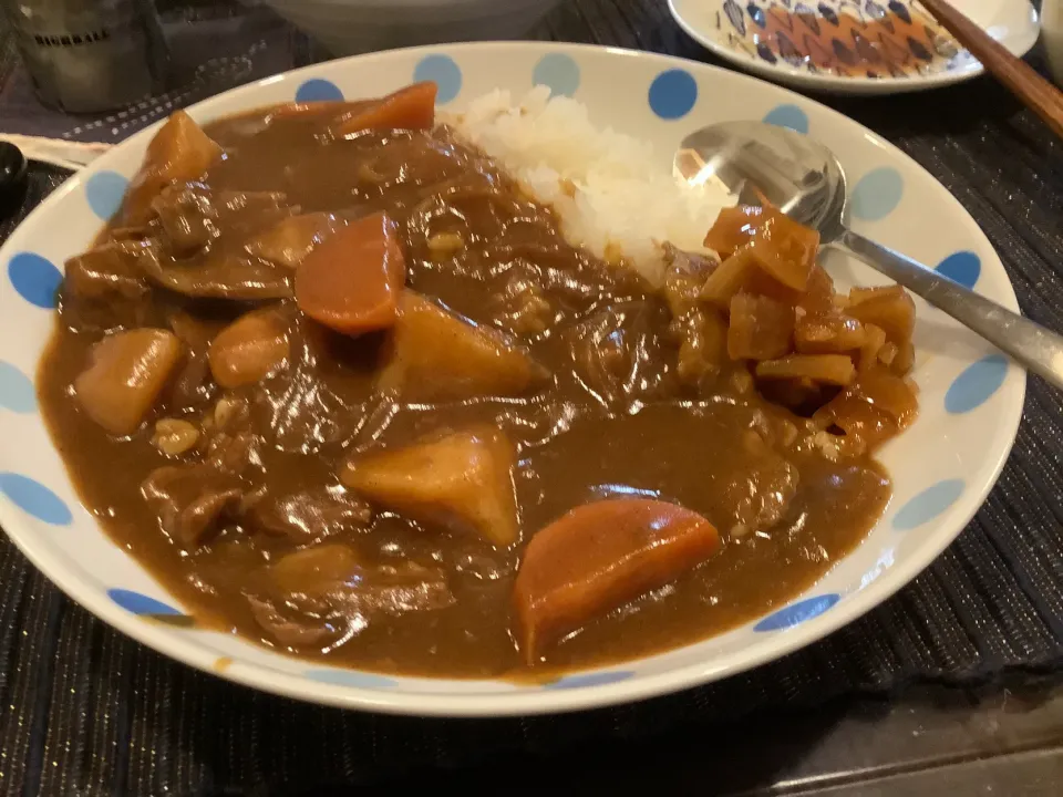 今宵は牛すじカレー🍛😋|アライさんさん