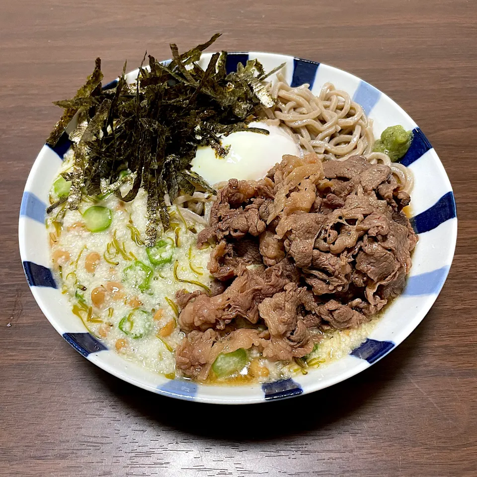 超ネバネバぶっかけ肉そば温玉トッピング|dashi menjiroさん