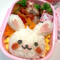 Snapdishの料理写真:うさちゃん弁当♡歓迎遠足♡|ぁかねまンさん