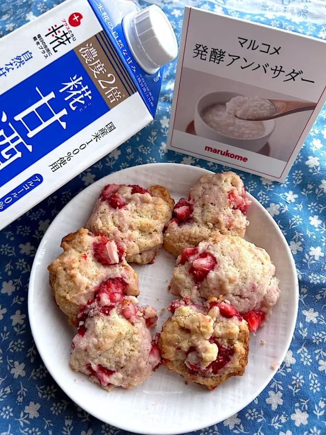 Snapdishの料理・レシピ写真:苺クッキー🍓✨｜路地物いちごのお楽しみ〜♪