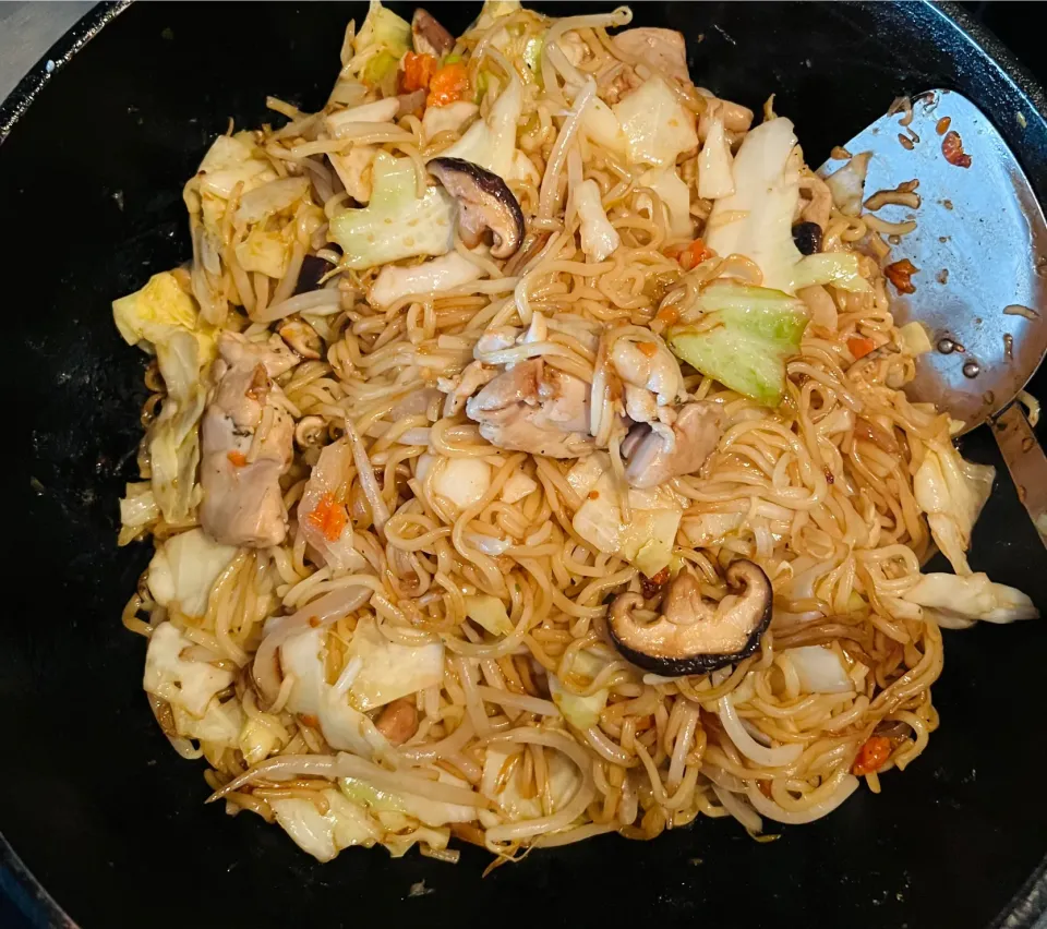 Snapdishの料理写真:中華鍋で焼きそば|sjさん