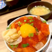 Snapdishの料理写真:#すしどんぶり#ススキノ#ランチ#日替わり丼#500円丼|まきさん