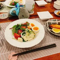 Snapdishの料理写真:サラダとブリの塩焼き|りーこさん