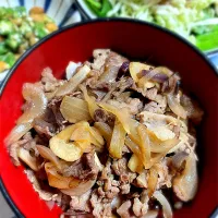 Snapdishの料理写真:おうちで麺つゆ牛丼|カピバラおやじさん