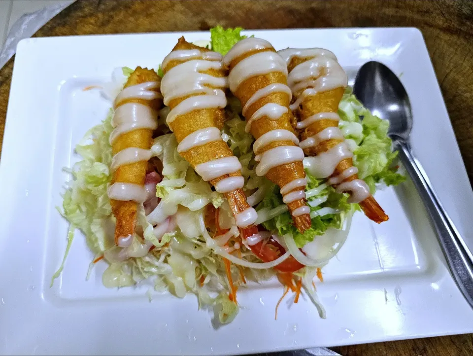 Snapdishの料理写真:กุ้งทอดครีมสลัด🤤|mei meiさん