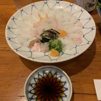 Snapdishの料理写真:ウツボの刺身|ZekeSe7enさん