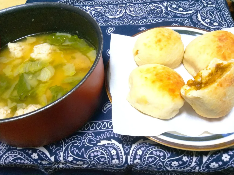 揚げないカレーパン試作品。肉団子の野菜スープ。|りささん