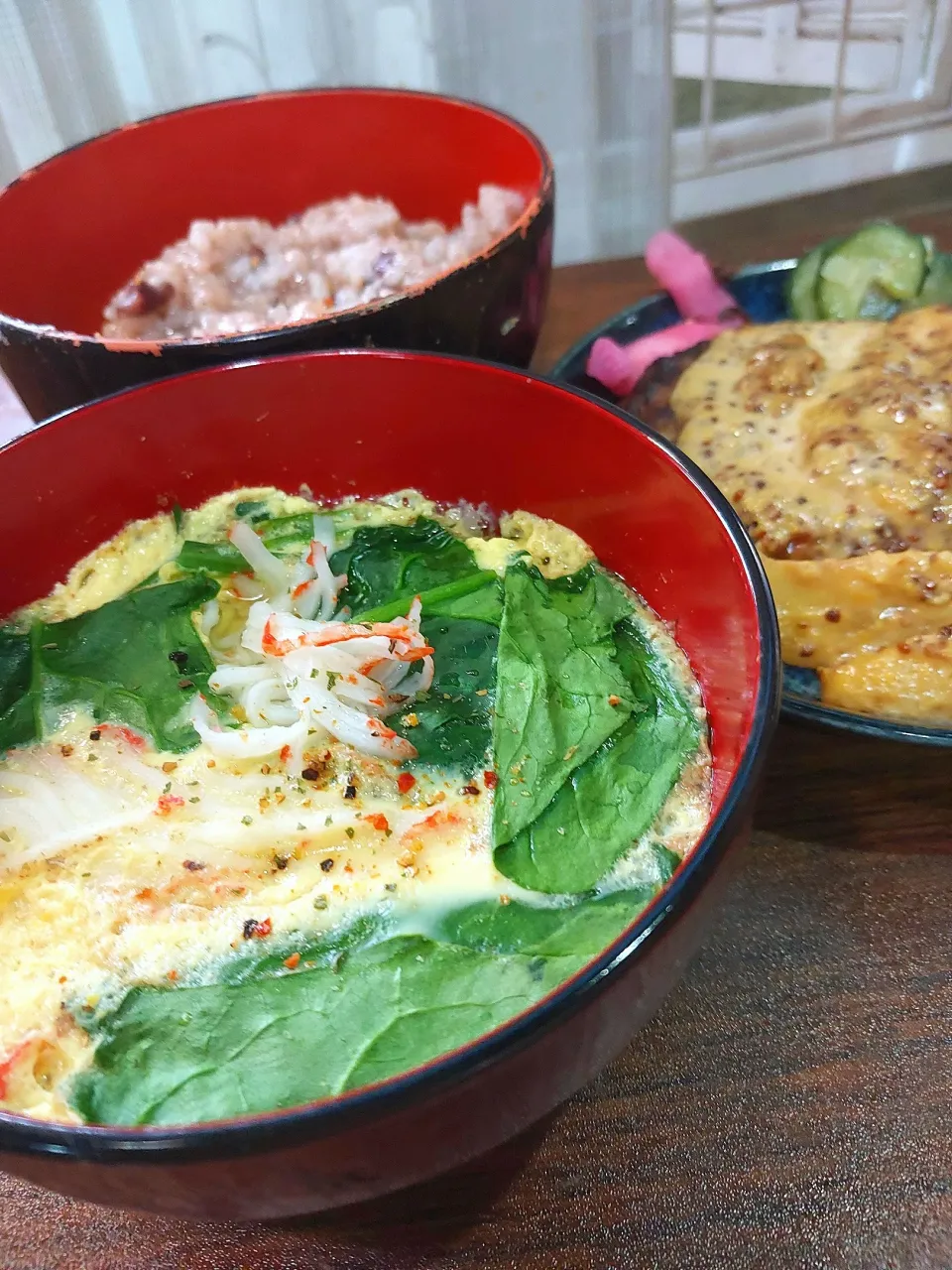 今日のランチから

小豆かゆ
レンチン茶碗蒸し
粒マスタードソース掛けハンバーグ
オレンジ、いちご🍓←画像無し😅|🐧ペンギン2さん