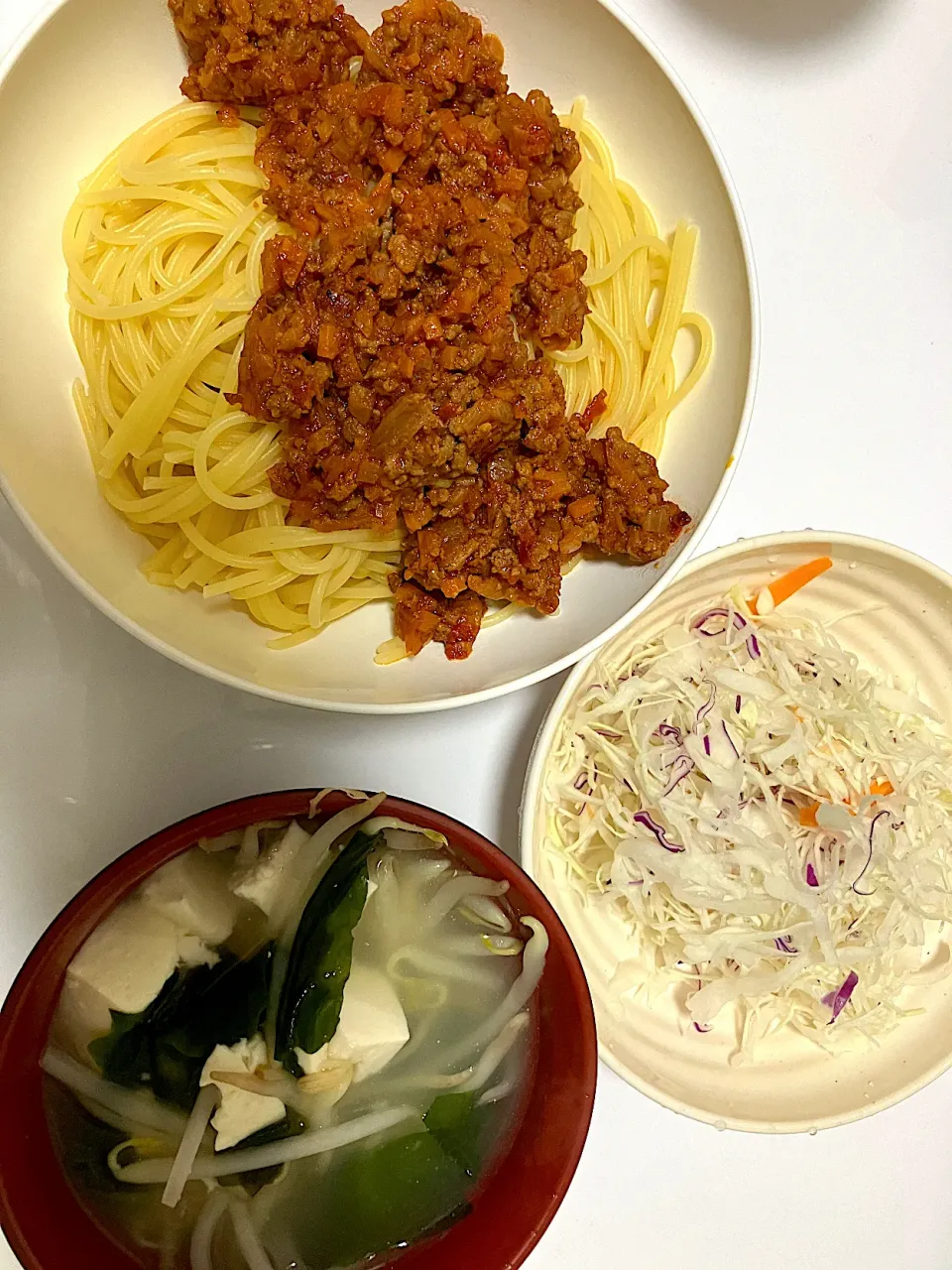 ミートソーススパゲッティ、スープ、サラダ|すずさん