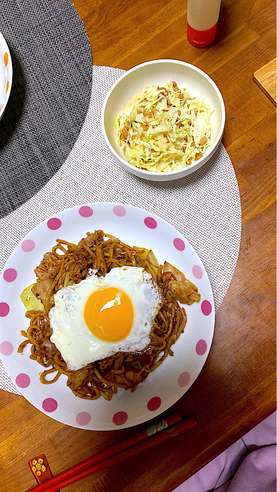 焼きそば、キャベツ納豆サラダ|kaaaaaさん