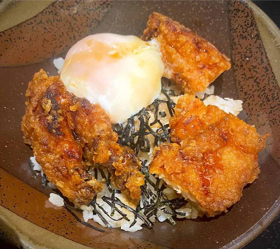 Snapdishの料理写真:鷄玉天丼 472円|すくらんぶるえっぐさん