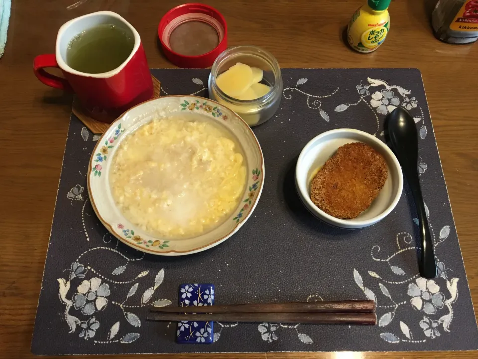 Snapdishの料理写真:オートミール中華粥、コロッケ、鯖の西京焼き、沢庵、熱い日本茶(朝ご飯)|enarinさん