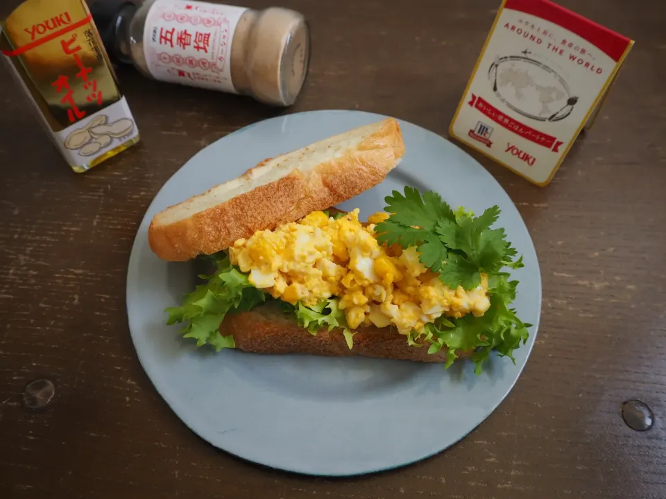 Snapdishの料理写真:卵とコーンのサンドイッチ*妄想台湾ごはん|seiko_funfoodさん