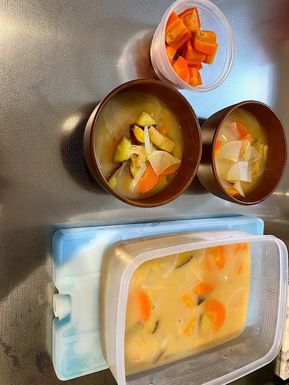 Snapdishの料理写真:冷蔵庫の整理で作り置き味噌汁😊✨|モモ&ハーブmama🐰🐹🐢🐠❤️さん