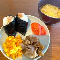 Snapdishの料理写真:おにぎり定食|えりぺいさん