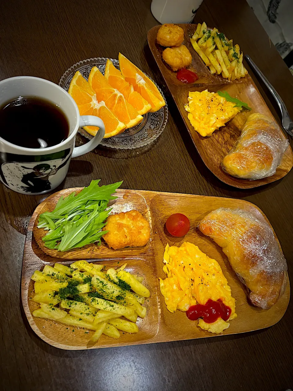 Snapdishの料理写真:スクランブルエッグ　チキンナゲット　フレンチフライ　塩バターパン　コーヒー　オレンジ|ch＊K*∀o(^^*)♪さん