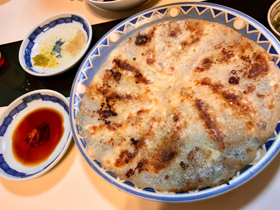 酢ラー油醤油と酢柚子胡椒の2種のタレで羽付き餃子|Takeshi  Nagakiさん