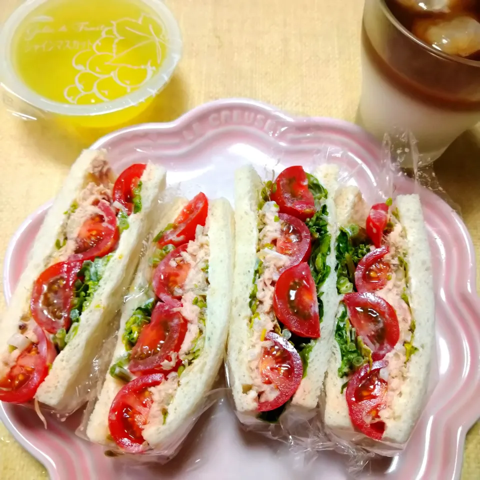 うたかた。さんの料理 トマトとツナのサラダサンド|うたかた。さん