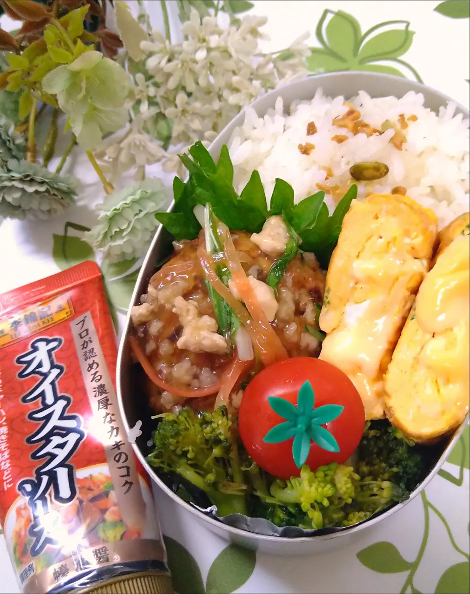 李錦記オイスターソース餡かけ
豆腐バーグ弁当  ·͜·♡|fumiさん