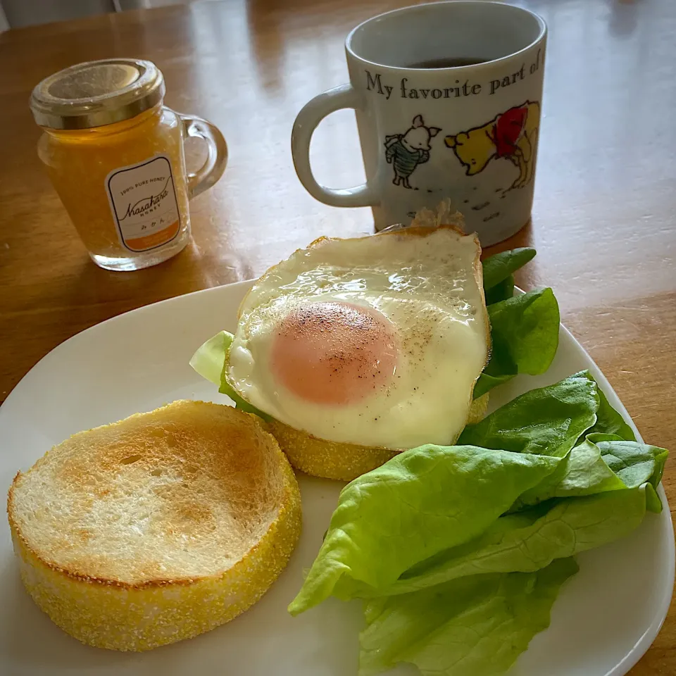 イングリッシュマフィンと目玉焼きのブランチ|もえさん