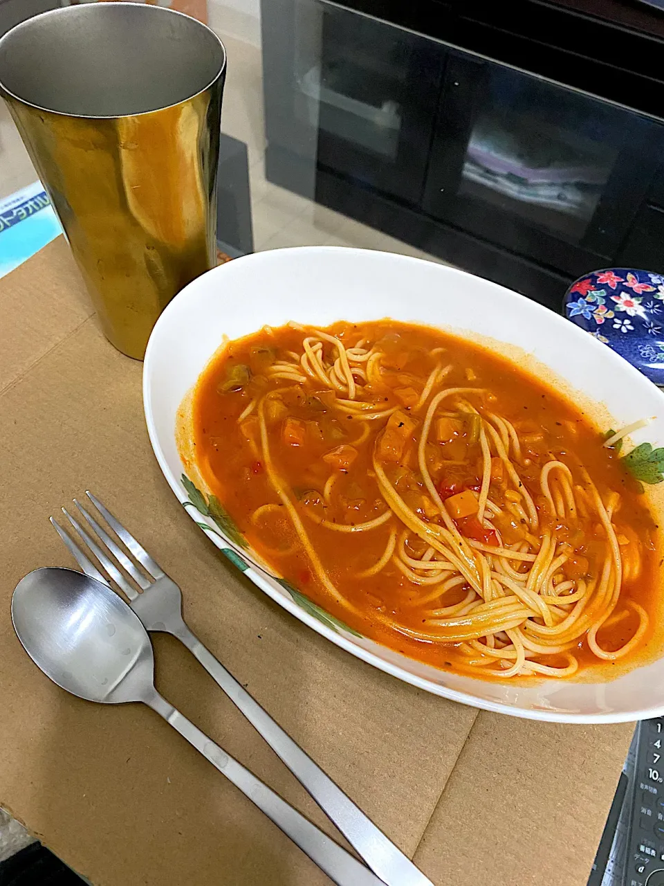 Snapdishの料理写真:レトルト手抜きトマトパスタ|単身赴任のっちさん