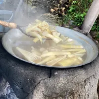 Snapdishの料理写真:掘りたて剥きたて茹で筍🫶