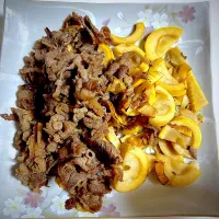 Snapdishの料理写真:たけのこと牛肉のしぐれ煮|ちーさんさん