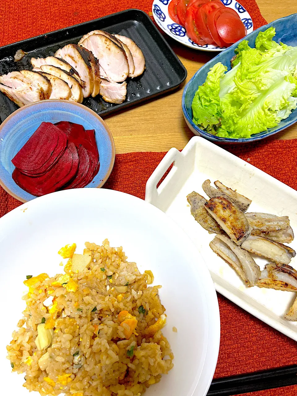 今井真実さんのレシピ✾焼き豚🐖、筍ご飯リメイク✾たけのこチャーハン🎋、レンコン塩麹焼き、ビーツの酢漬け|1614さん