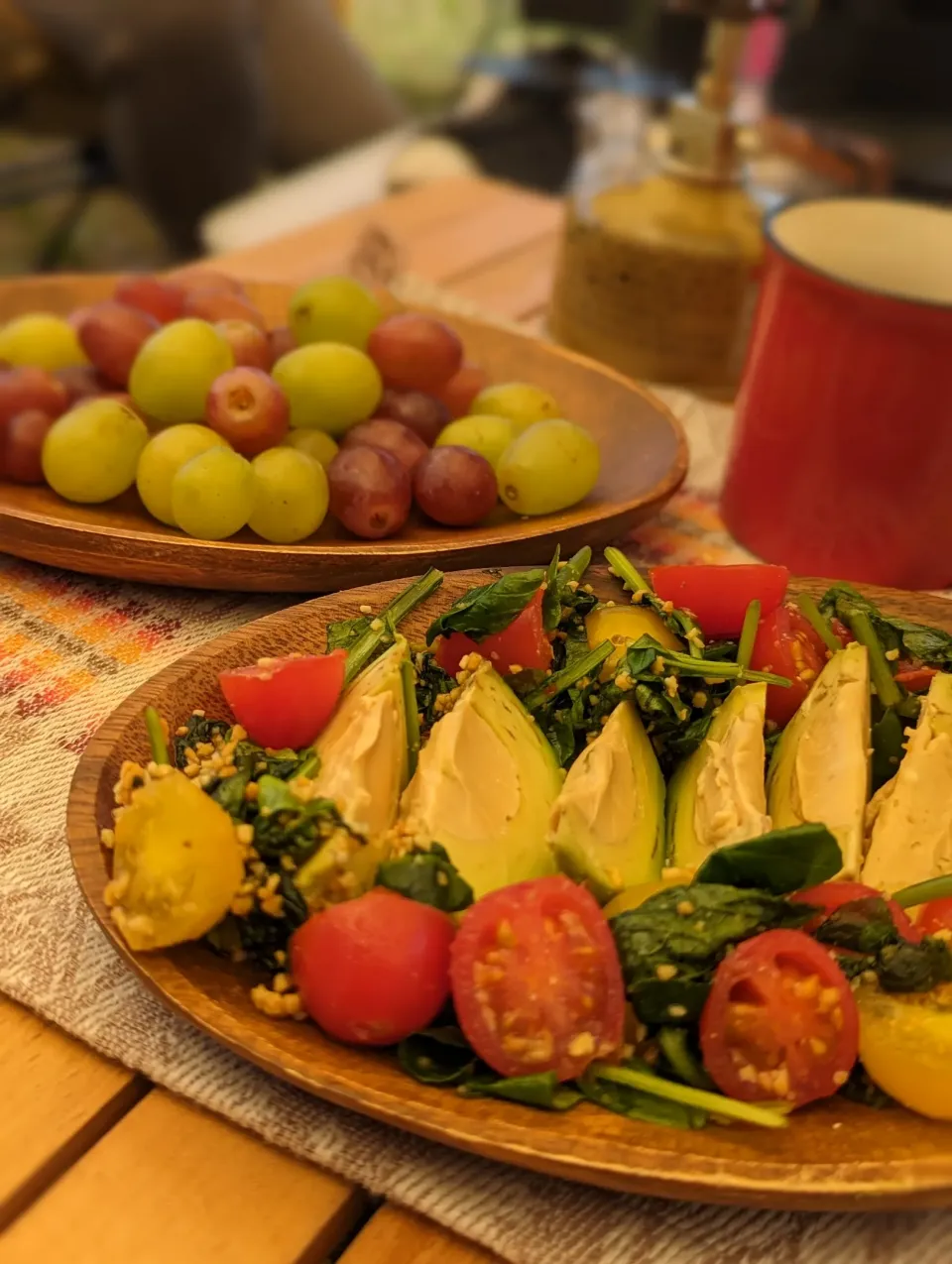 Snapdishの料理写真:アボカドクリームにチーズと味噌と醤油のディップ詰めて切ったやつ|なっちゃんさん