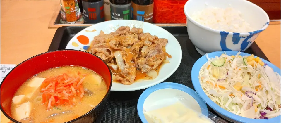 牛生姜焼きダブル定食ご飯特盛り豚汁セット|metavoさん